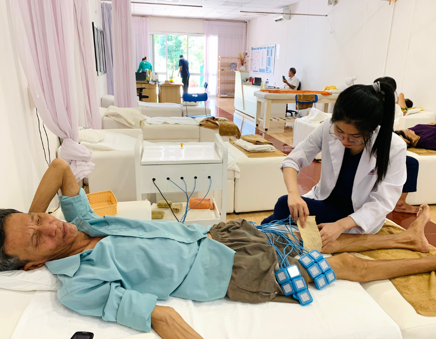 ĐAU KHỚP GỐI Phòng Khám MB Laser ĐỒNG XOÀI