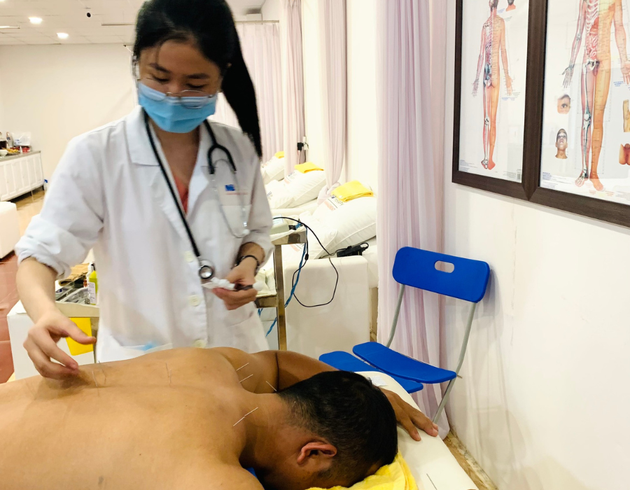 Đau Cổ Vai Gáy Phòng Khám MB Laser ĐỒNG XOÀI