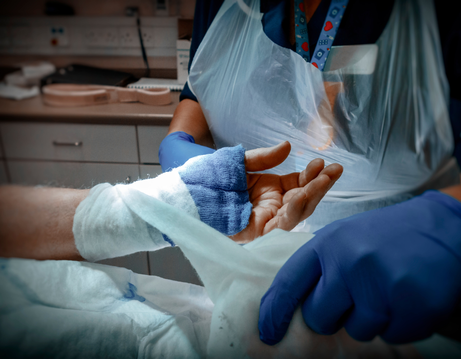 Hội Chứng Ống Cổ Tay Có Nguy Hiểm Không? Phòng Khám MB Laser ĐỒNG XOÀI